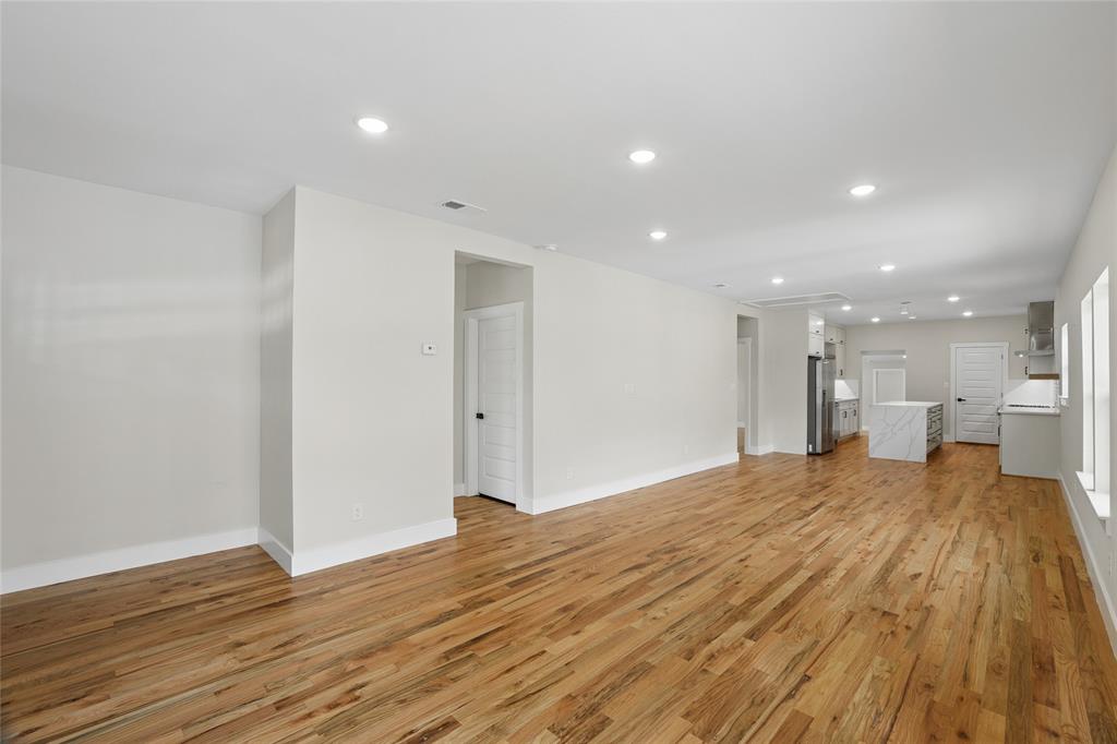 WINNETKA HEIGHTS - Residential