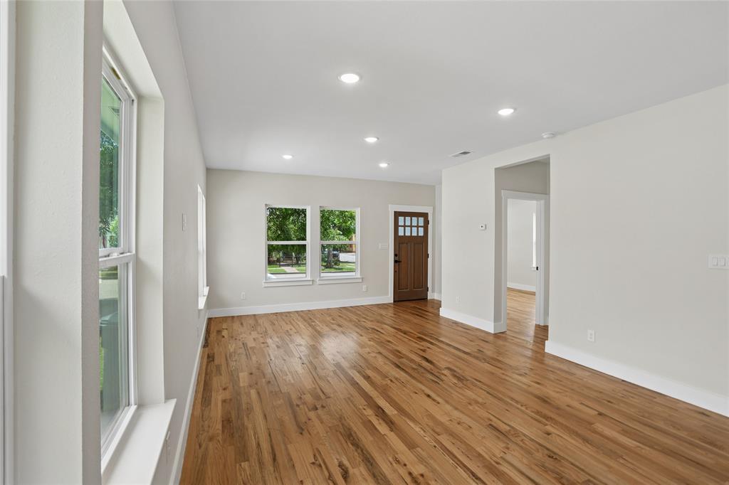 WINNETKA HEIGHTS - Residential