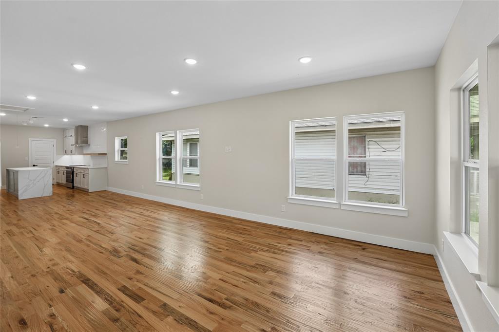 WINNETKA HEIGHTS - Residential