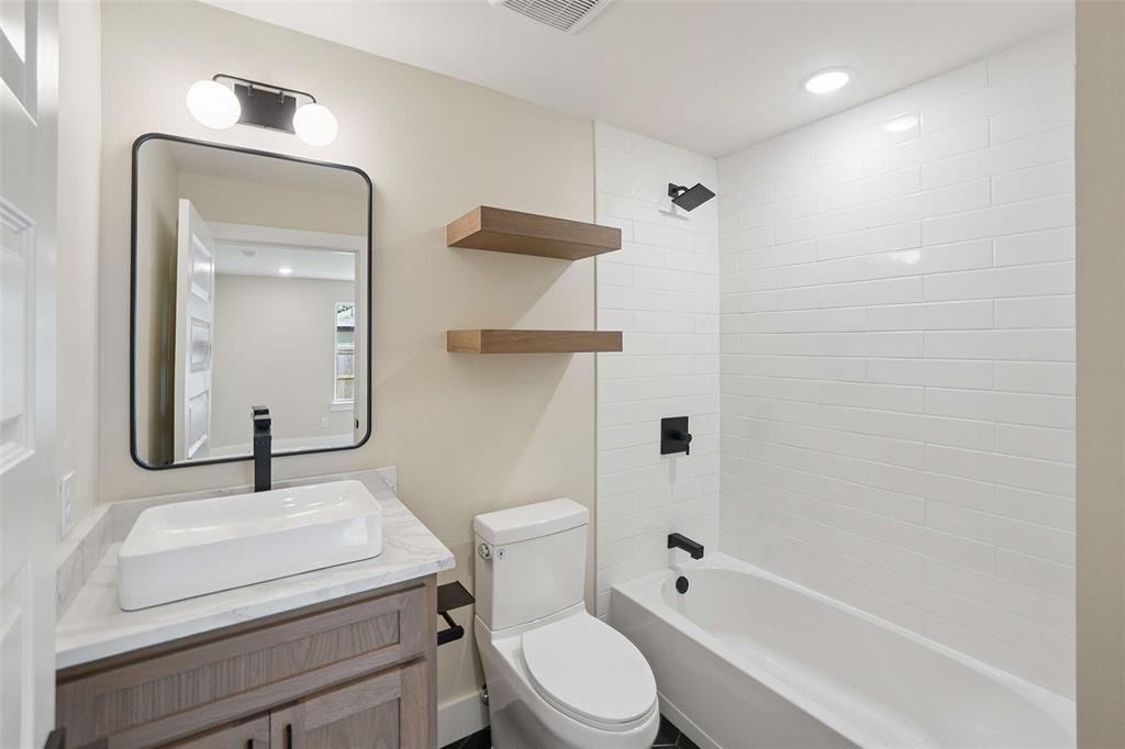 WINNETKA HEIGHTS - Residential