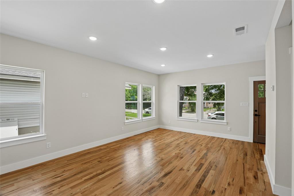 WINNETKA HEIGHTS - Residential