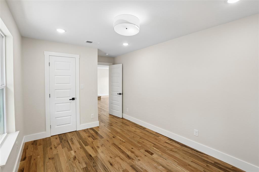 WINNETKA HEIGHTS - Residential