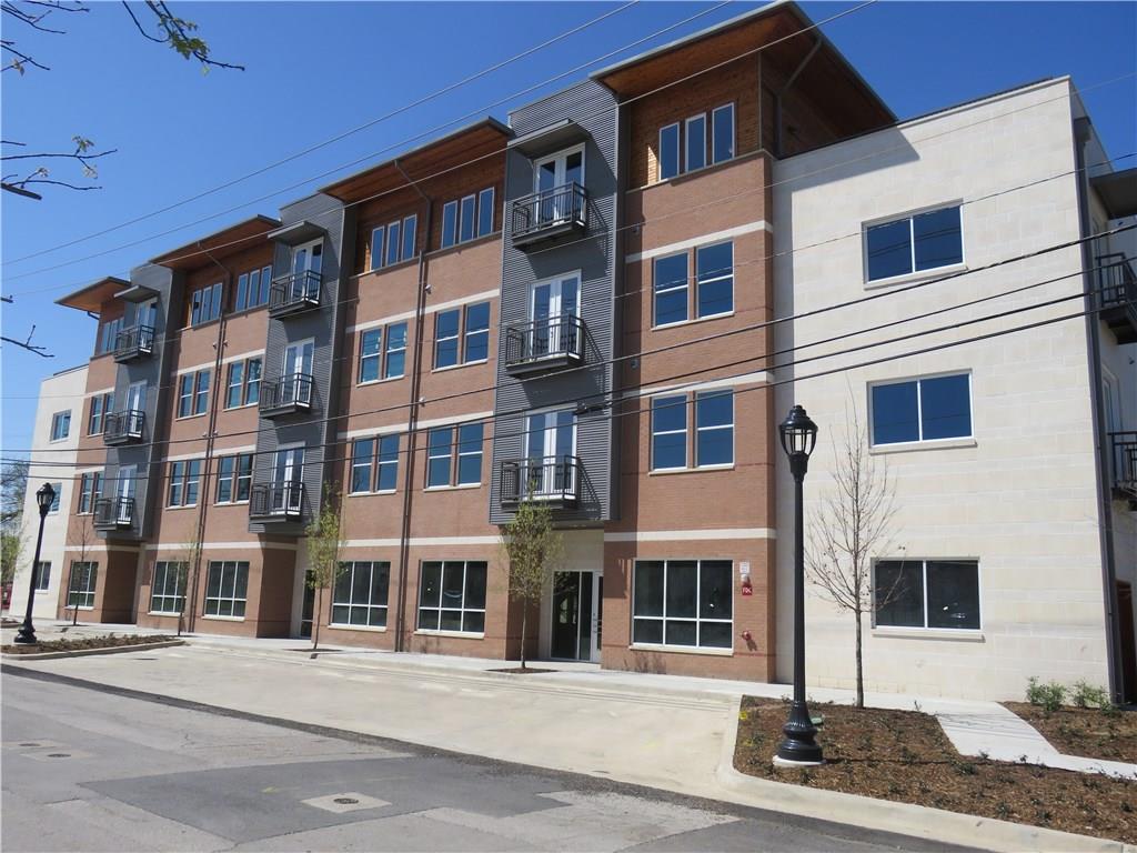 Built 2016, 4 story building, 25 apartments. Roof top deck with awesome downtown views! Kitchen has stainless steel appliances, wood cabinets, granite countertops and tile back splash. Washer-dryer included. Bathroom has granite counter tops and ceramic tile. Beautiful wood floors, high ceilings and upgraded fixtures complete the high end finish. Available early May.