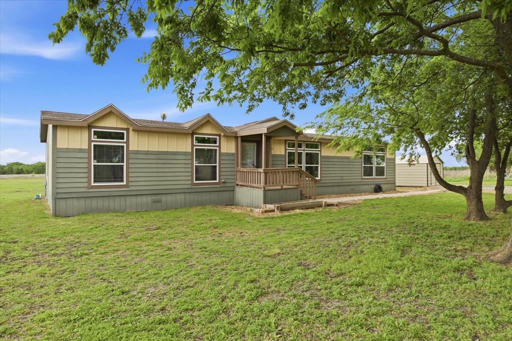 Situated on a spacious 1.5-acre tract in Celeste, Texas, this mobile home offers the perfect blend of comfort and country living. Featuring 4 bedrooms and 2 full bathrooms, the home provides ample space for families of all sizes.
Inside, you’ll find an inviting open-concept floor plan that seamlessly connects the living, dining, and kitchen areas—ideal for both everyday living and entertaining. The home also includes a generously sized utility room, adding convenience and extra storage space.
Enjoy the peace and privacy of rural living while still being located within the highly regarded Leonard ISD. With plenty of room to roam, garden, or add additional improvements, this property offers endless possibilities.
A great opportunity for those seeking space, functionality, and a quiet country setting—don’t miss out on making this one your own!