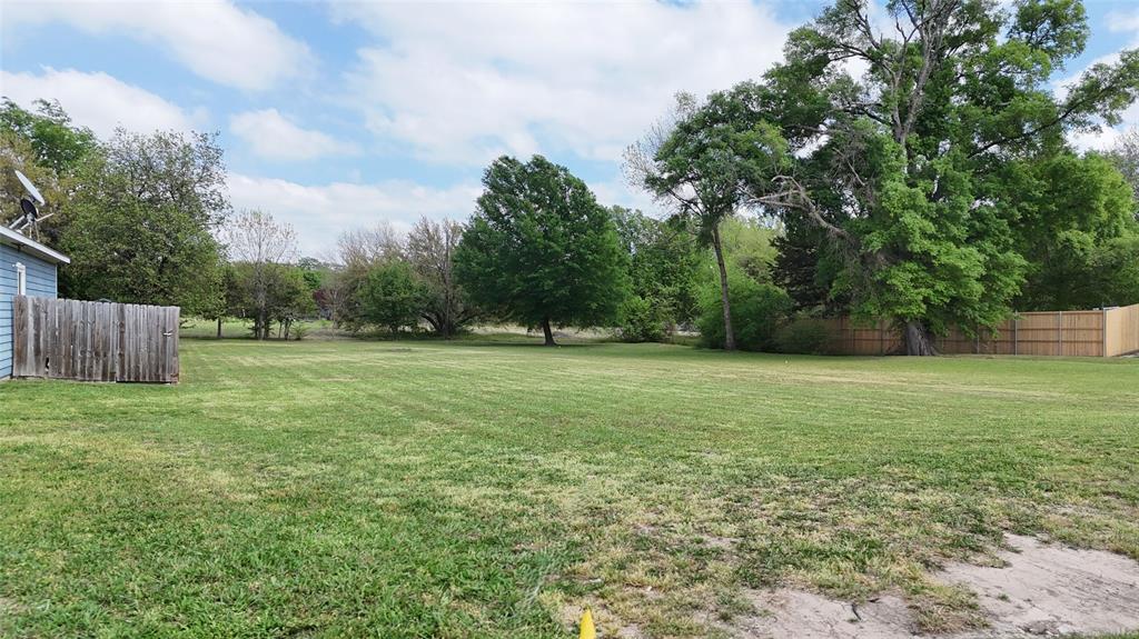 Whispering Oaks - Land