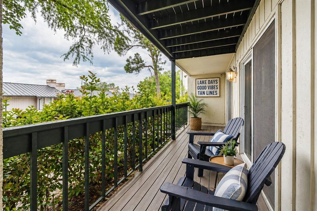 Chart House Condo The - Residential
