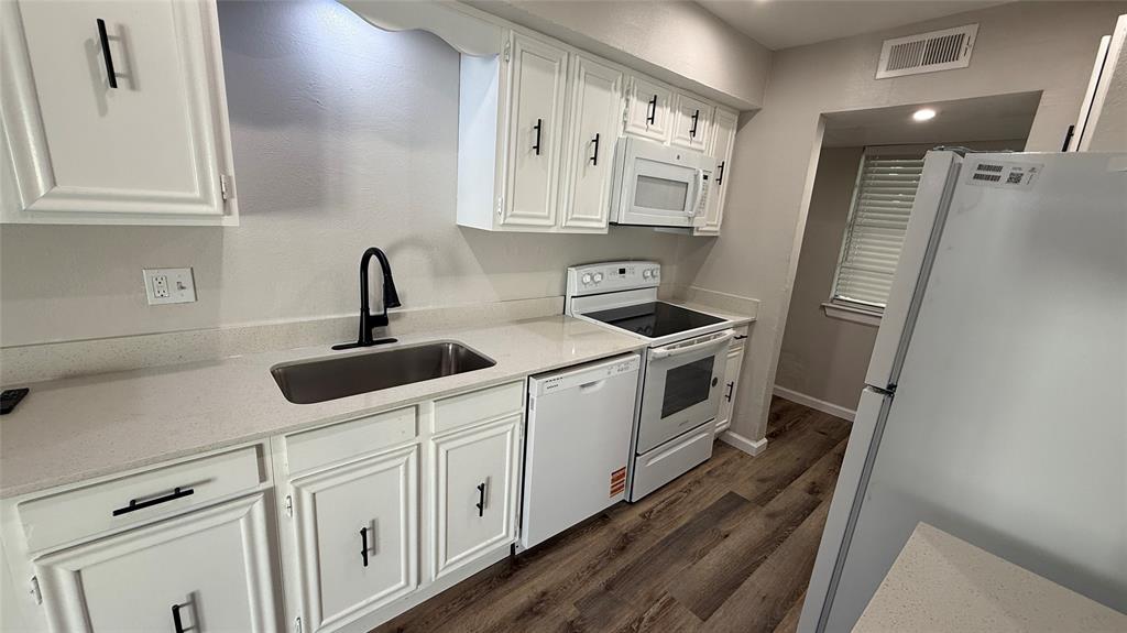 Regency Park Condo - Residential