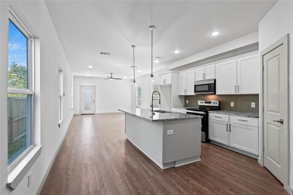 Lincoln Manor - Residential