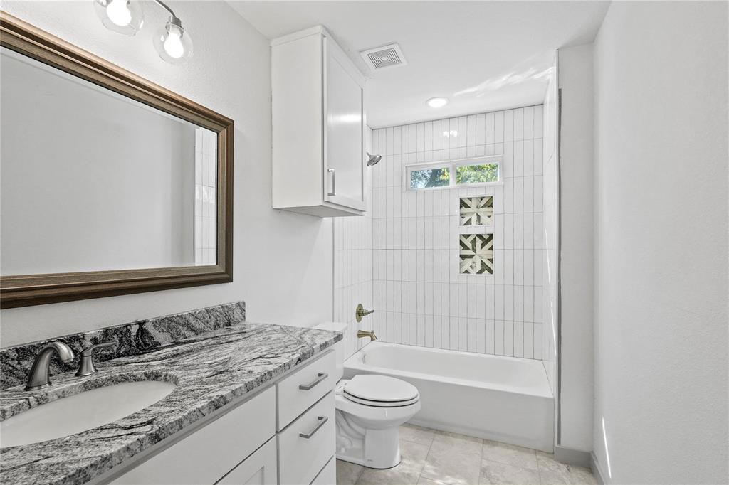 Lincoln Manor - Residential