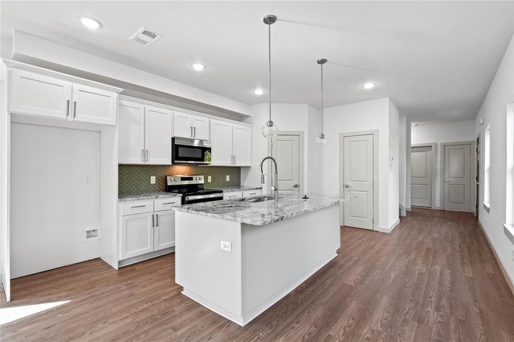 Lincoln Manor - Residential