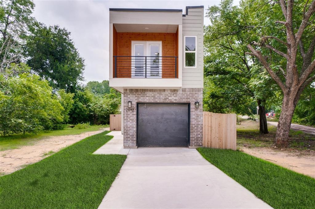 $30K IN CLOSING COSTS + NO MONEY DOWN! 
Stunning New Construction Minutes From Downtown Dallas! 

Take advantage of unbeatable incentives the seller is offering $30,000 in closing costs, and the preferred lender is providing NO MONEY DOWN financing for qualified buyers! This beautifully crafted 3-bedroom, 2.5-bath new construction home is perfectly located just minutes from Downtown Dallas and is loaded with upgrades from top to bottom. Step into a gourmet kitchen featuring bright white cabinetry, granite countertops, stainless steel appliances, and an oversized island ideal for dining or entertaining. The open concept living room is filled with natural light, creating a warm and inviting space. The luxurious master suite includes French doors opening to a private balcony, double sinks with granite countertops, and a spacious walk-in closet. Two additional generously sized bedrooms offer flexibility for family, guests, or a home office. With premium upgrades, a prime location, and incredible incentives, this home won’t last long!
