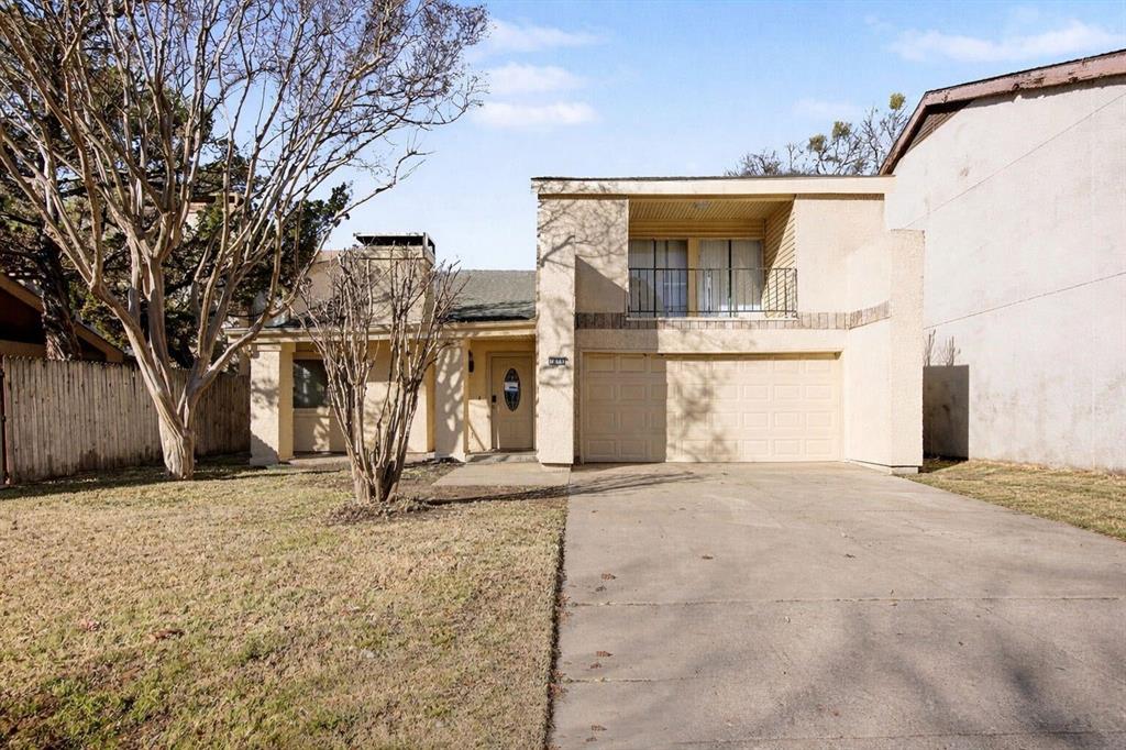 Three-bedroom, two-bathroom, move-in ready home in Randol Mill Park Garden!

This home offers the character often missing in newer construction, featuring a living room with soaring, vaulted ceilings and a fireplace as its focal point. A versatile loft area provides the perfect space for a reading nook or home office.

The kitchen features granite countertops and stainless steel appliances and opens to the dinging room. A standout element of this property is the unique balcony with direct access from the bedrooms.

Situated with easy access to dining, live events, and sports venues, this home is a true gem in one of the area's most desirable neighborhoods.

Schedule your showings today!