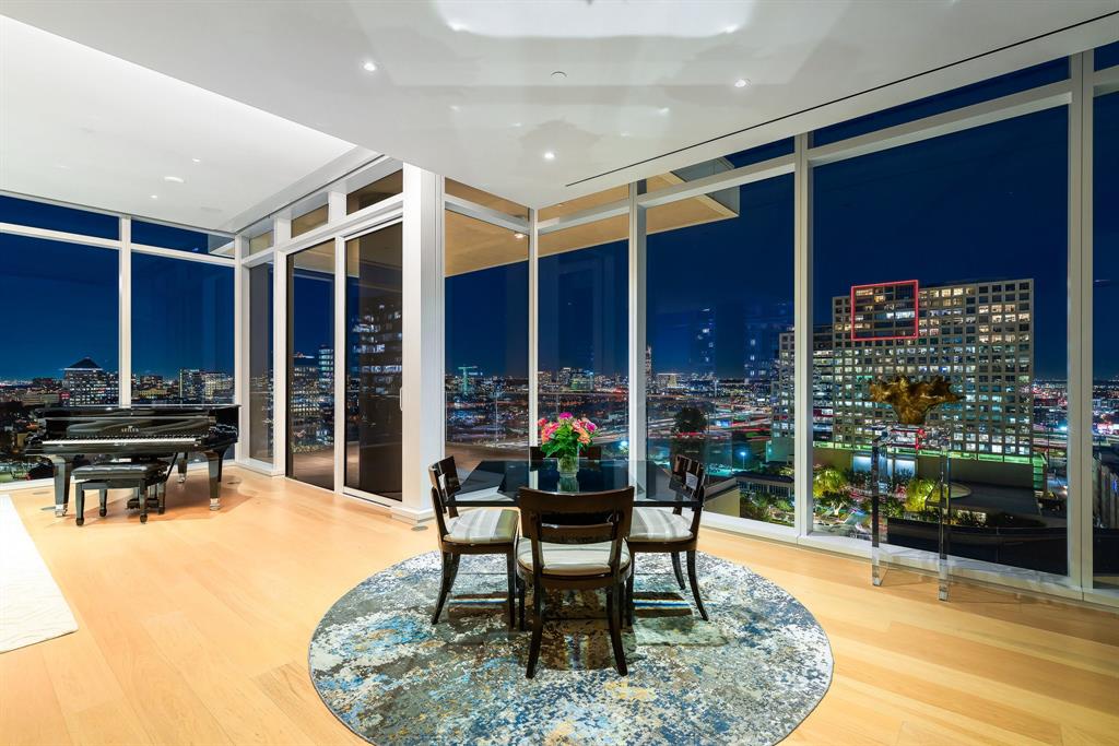 ARTS RESIDENCES CONDO - Residential