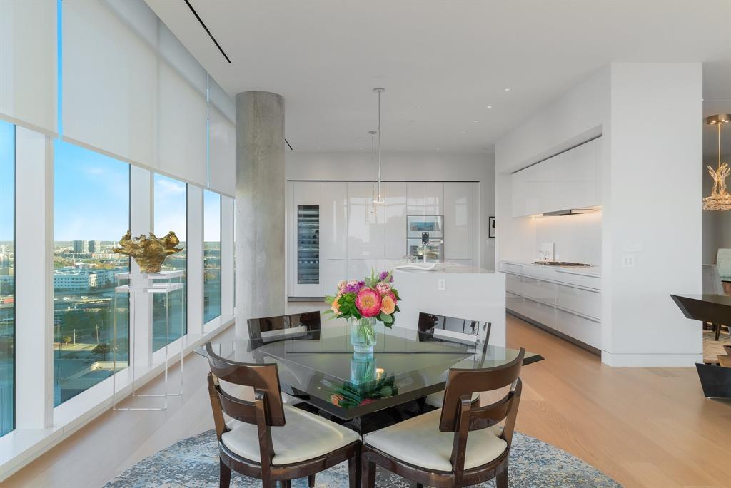 ARTS RESIDENCES CONDO - Residential