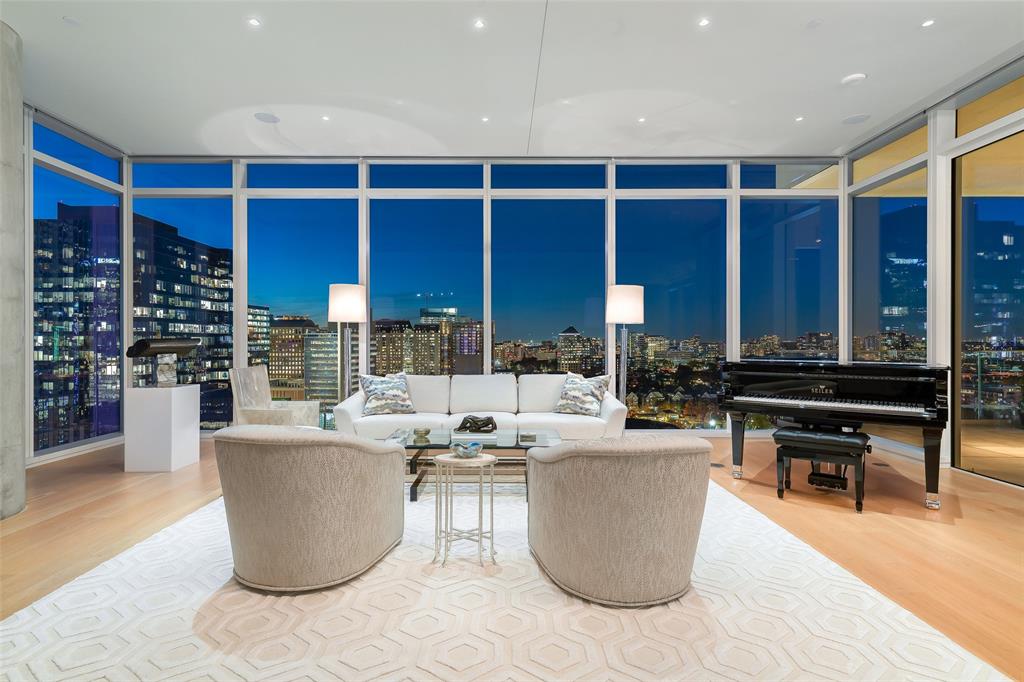 ARTS RESIDENCES CONDO - Residential