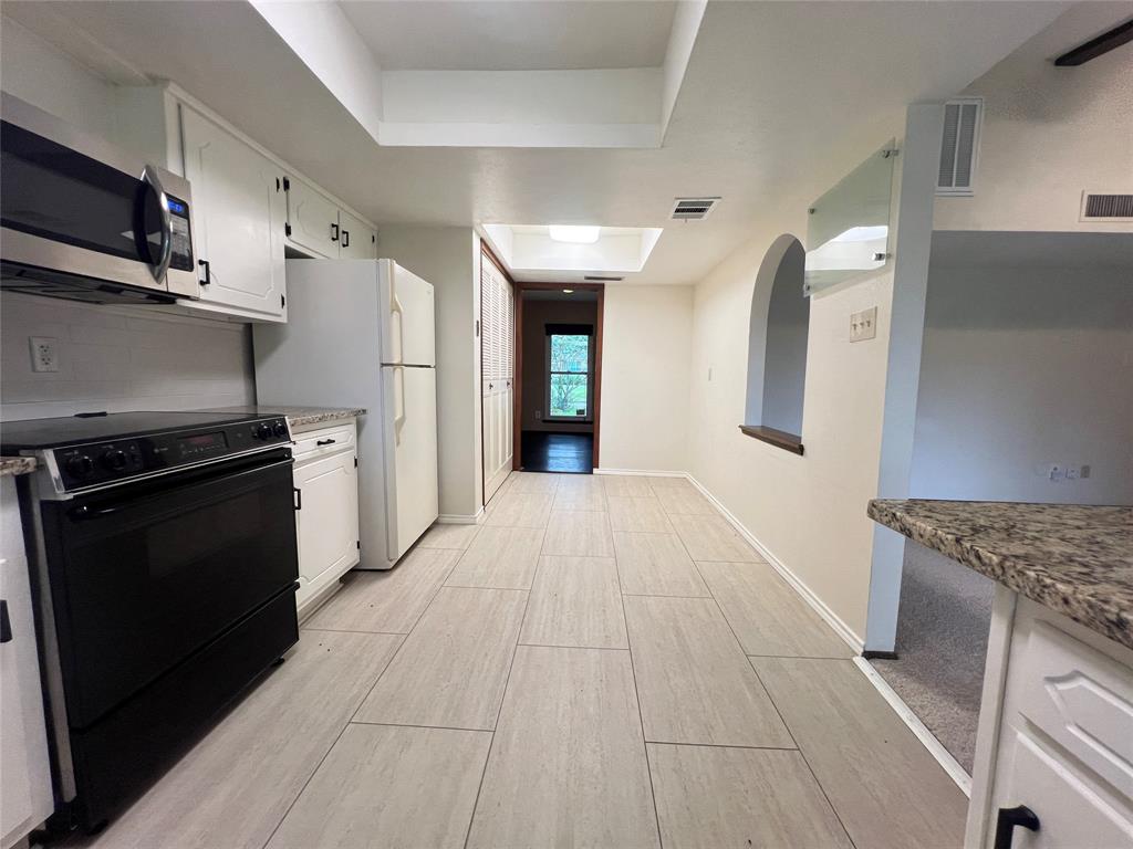 White Rock Village 01 - Residential