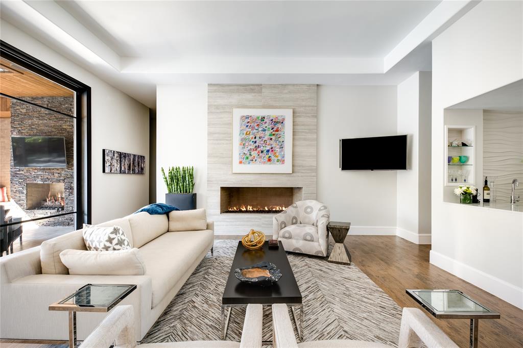 Royal Crest - Residential
