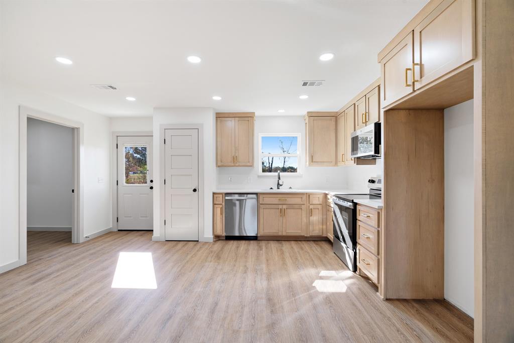 POWDERLY PARK EAST - Residential