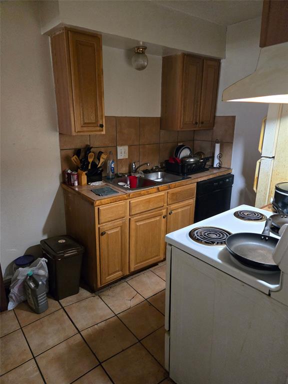 Colonial Gardens Condo - Residential