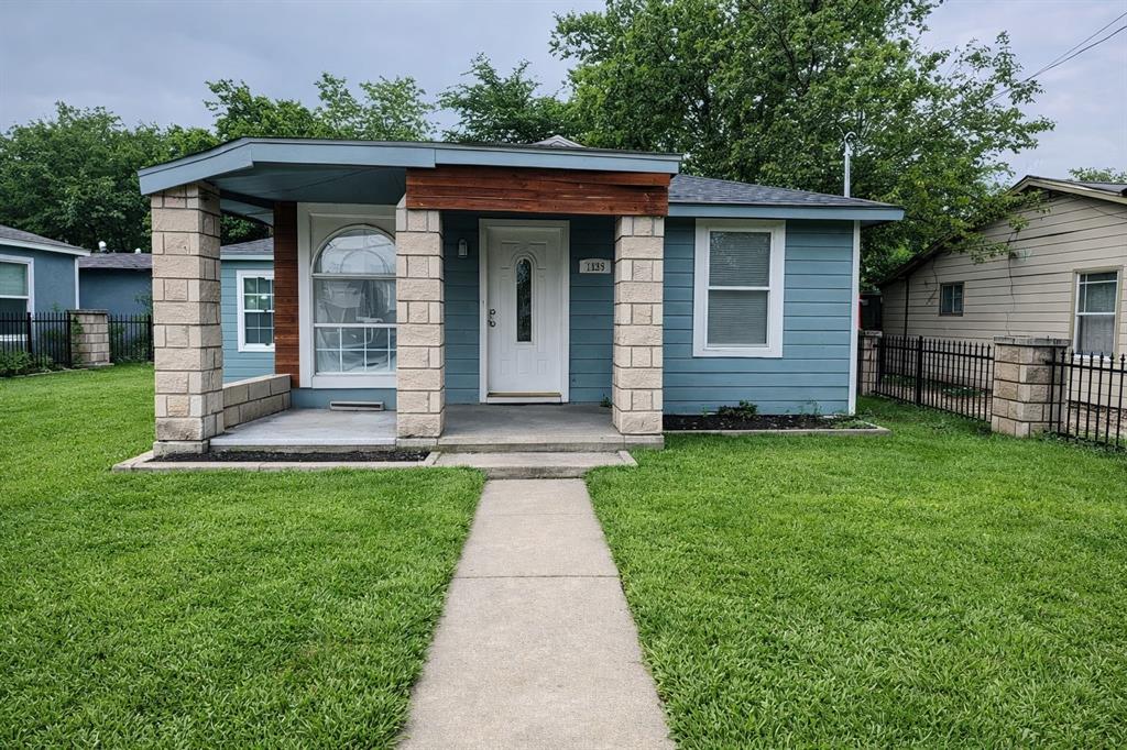 MOTIVATED SELLERS — BRING ALL OFFERS!
Spacious 7-Bedroom Home with Endless Potential in Dallas!
Welcome to 7539 Red Bud Dr — a rare find offering 7 bedrooms and 2 bathrooms across 2,100 square feet in the heart of Dallas. This generously sized home is perfect for large families, multi-generational living, or savvy investors looking to maximize rental income potential.
The expansive floor plan provides flexible living spaces to suit a variety of needs, with ample room to spread out and make this home your own. Whether you're looking for a primary residence with room for everyone or a high-yield investment property, this home delivers exceptional value per square foot.
Situated in an established Dallas neighborhood with convenient access to major highways, shopping, dining, and schools, this property checks all the boxes for location and livability.
SELLERS ARE MOTIVATED — ALL OFFERS WELCOME! DON'T WAIT!

Please Note: All listing photos are virtually staged for illustrative purposes only and may not reflect the current condition of the property.