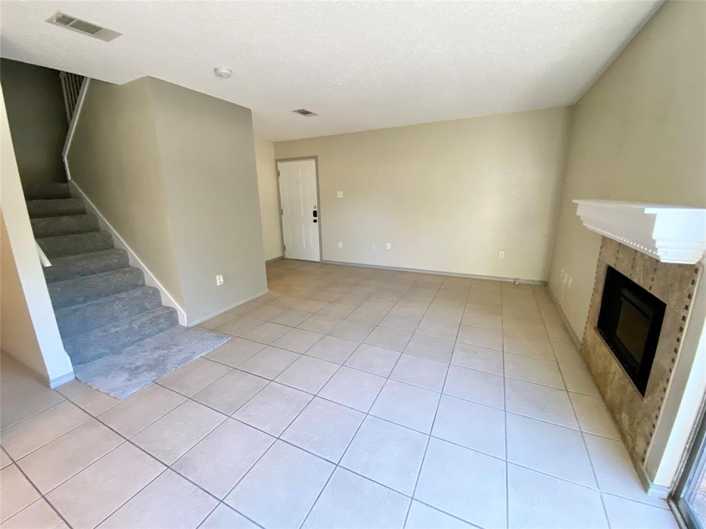 Wellington Place I Condos - Residential Lease