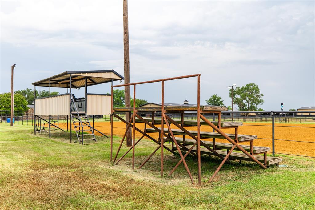 Horseshoe Nail Ranch - Residential