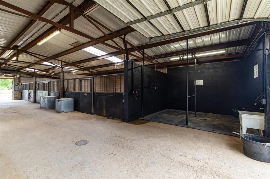 Horseshoe Nail Ranch - Residential