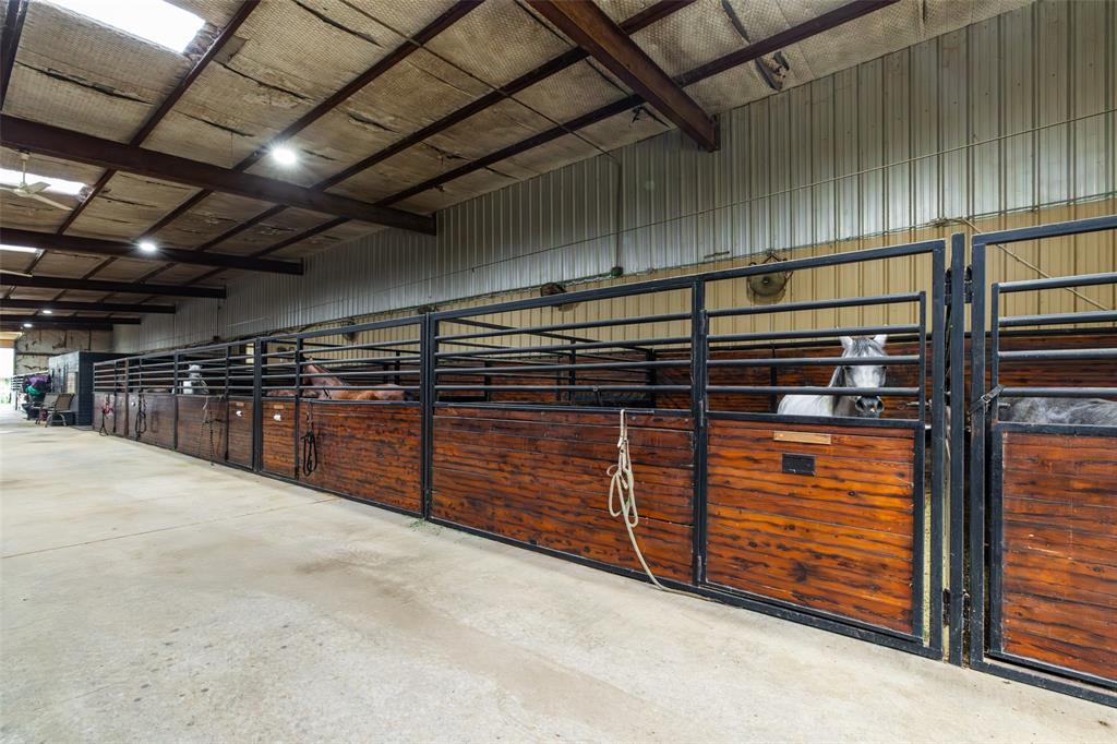 Horseshoe Nail Ranch - Residential