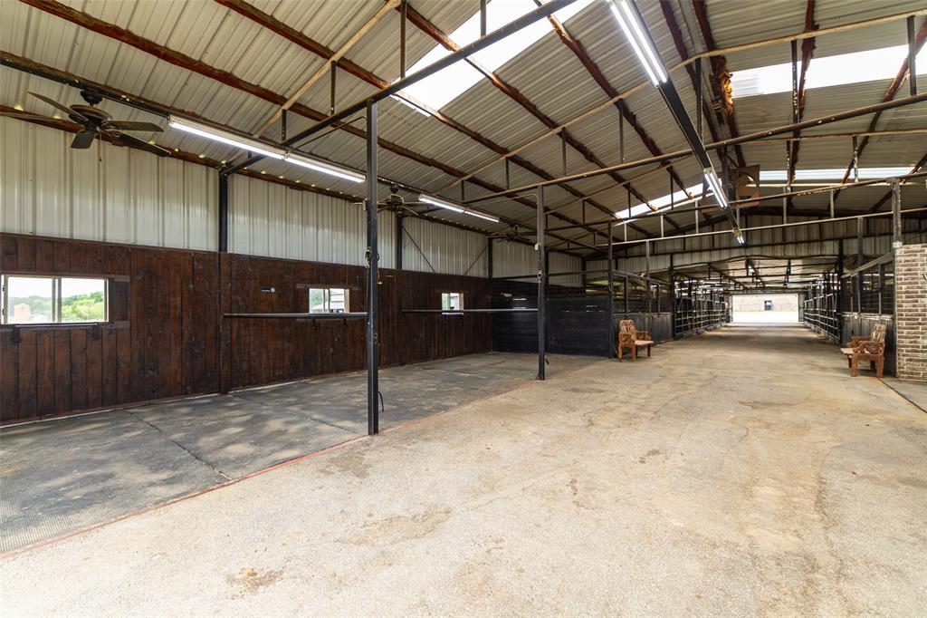 Horseshoe Nail Ranch - Residential