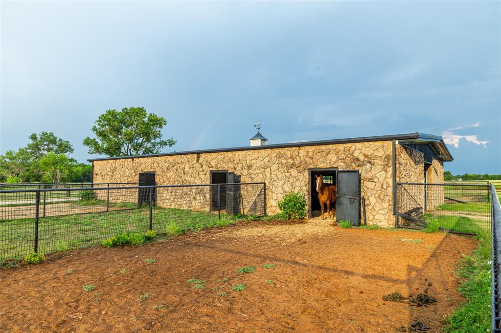 Horseshoe Nail Ranch - Residential
