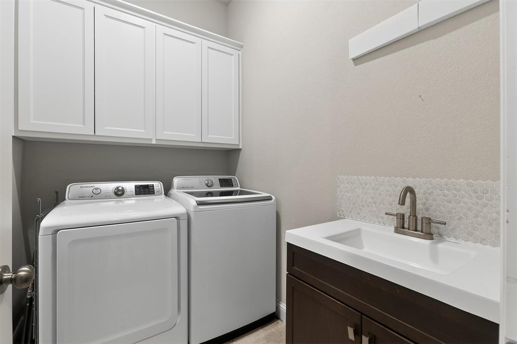 Edgestone At Legacy - Residential