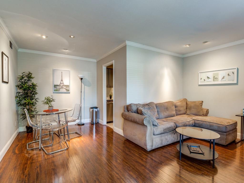 Tanglewood Twnhms Condos - Residential