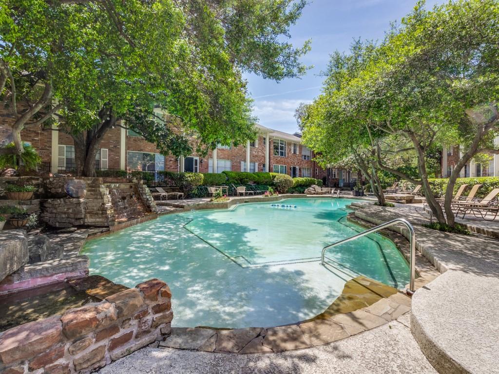 Tanglewood Twnhms Condos - Residential