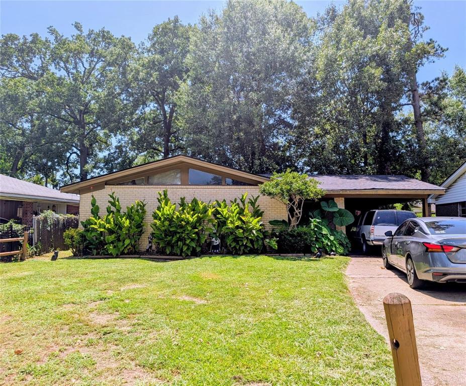 Property is to be sold as a package with 2918 Midway 20929267 for $60,000. Property is currently tenant occupied and requires 24 hour notice for showing. This property is currently income producing and rents for $625 per month.  Please do not disturb tenants.