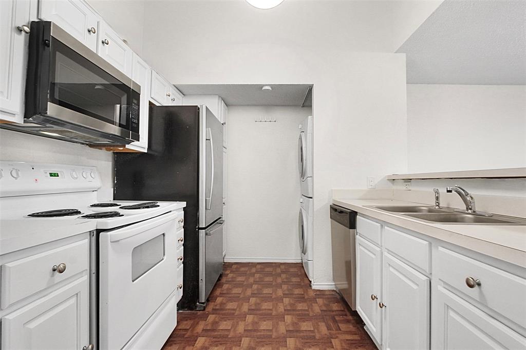Emily Lane Condo - Residential