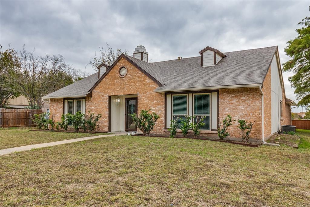 Comfortable layout 3 bed 2 baths, remodeled, fresh paint, brand new stand up shower, new granite on kitchen countertop and new backsplash tiles. Big and beautiful backyard. Great neighborhood with a close by shopping.
This house is not available for Section 8.