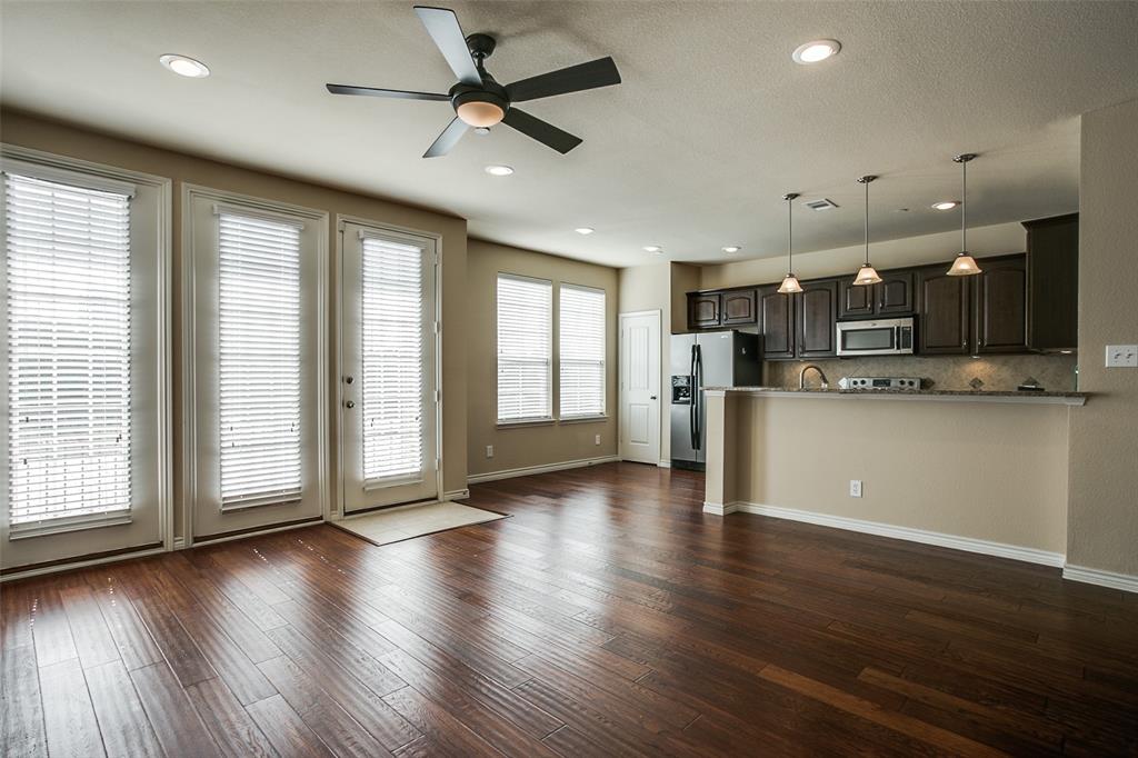 Large 1 bedroom unit in a beautiful community. Unit comes fully updated with all appliances. Property also has a bonus area that could be used as an office or library. Off the living room there is a covered balcony. Unit also includes, granite countertops, stainless appliances, wood floors, and a half bath for guests. Community has a pool with outdoor cooking equipment, and a clubhouse with a pool table available for rent. Within walking distance to shops, restaurants, and Fort Worth's own Sundance Square.