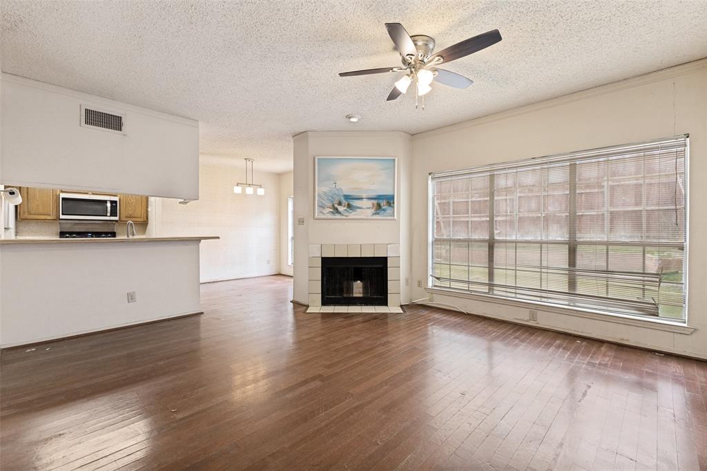 Oaks Of Lakewood Condo - Residential