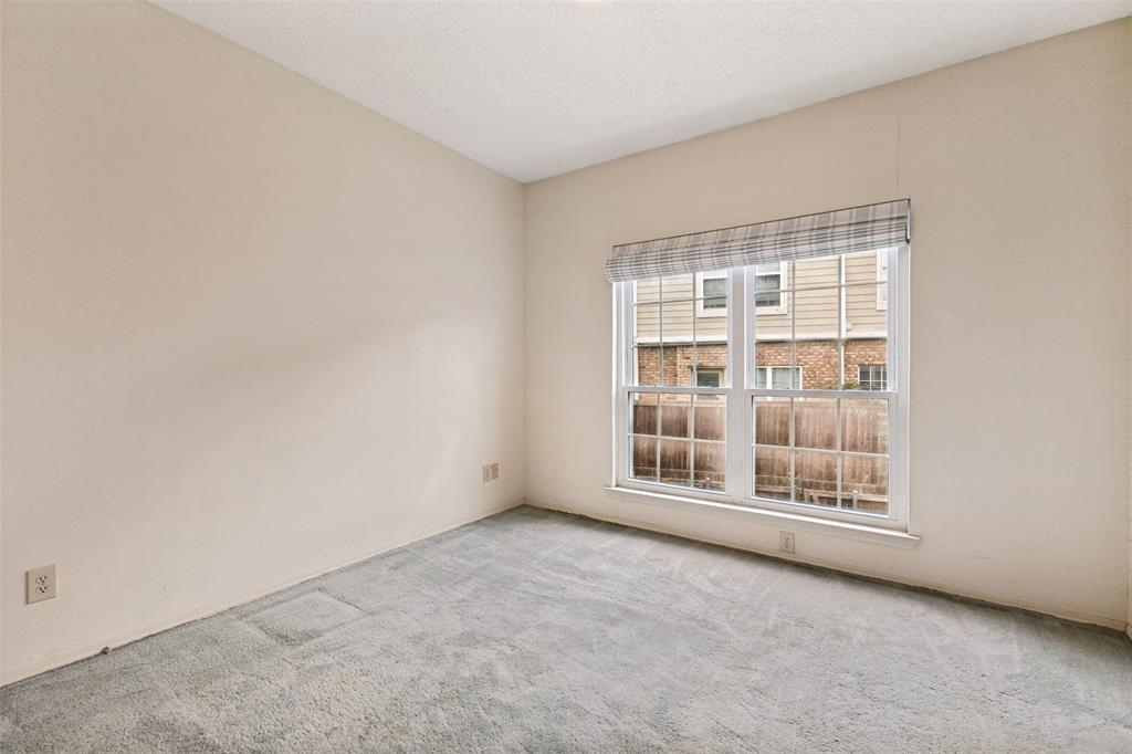 Oaks Of Lakewood Condo - Residential