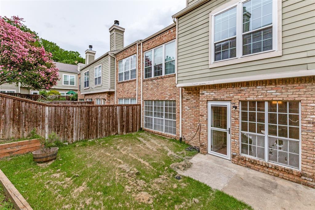 Oaks Of Lakewood Condo - Residential