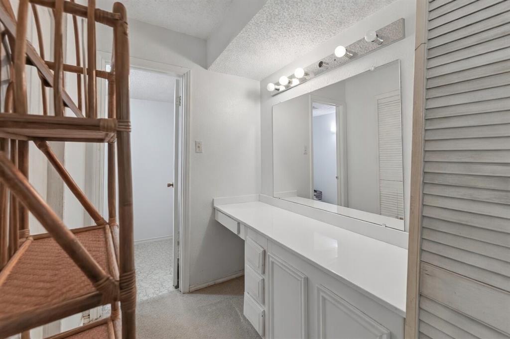 Woodhaven Twnhs Rev - Residential