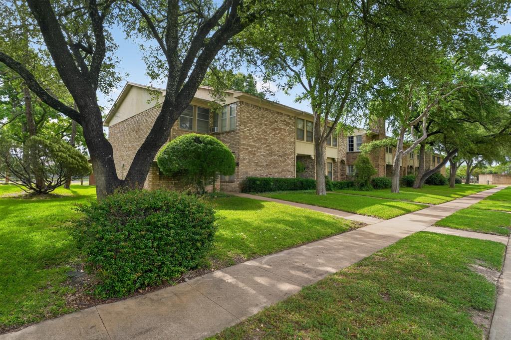 Woodhaven Twnhs Rev - Residential