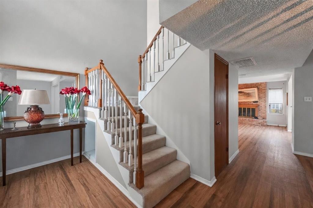 Woodhaven Twnhs Rev - Residential