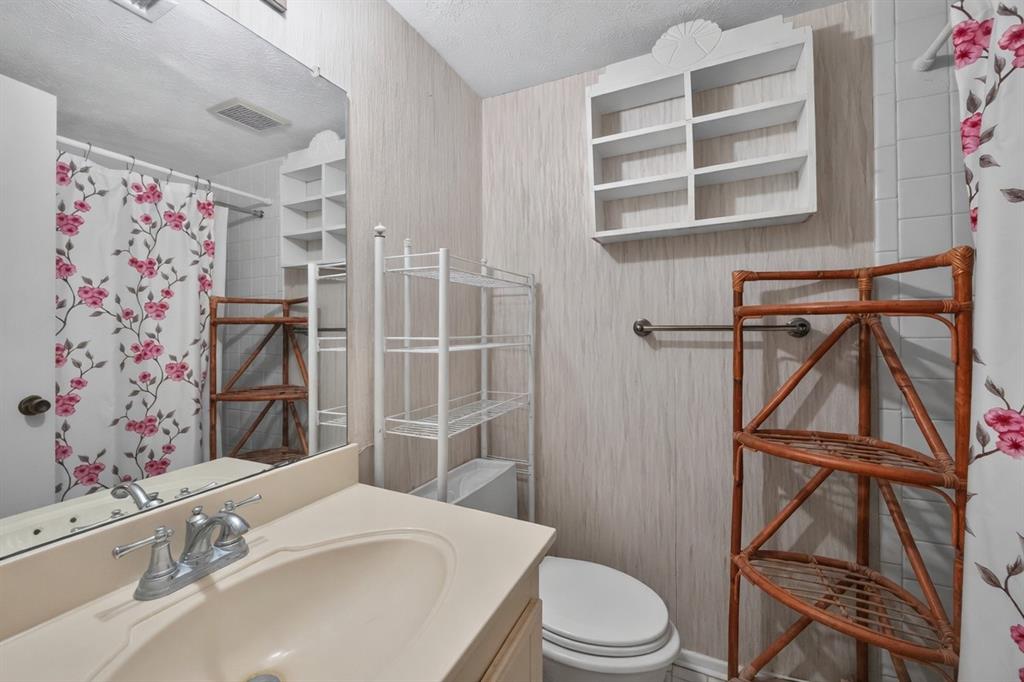 Woodhaven Twnhs Rev - Residential