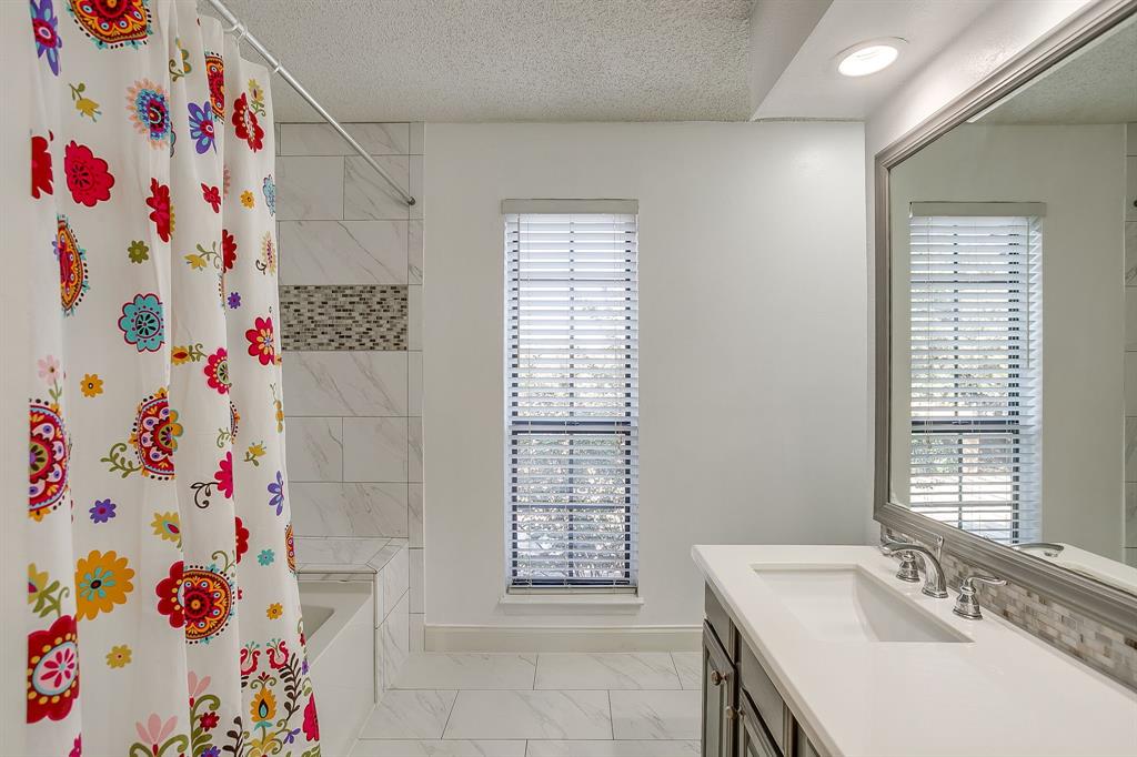 Chasewood Oaks Condo - Residential