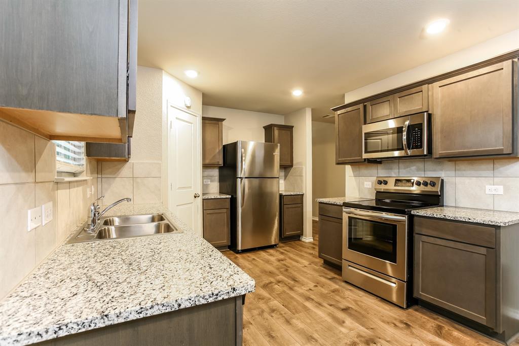 Camden Park Addition, Ph 1 - Residential Lease
