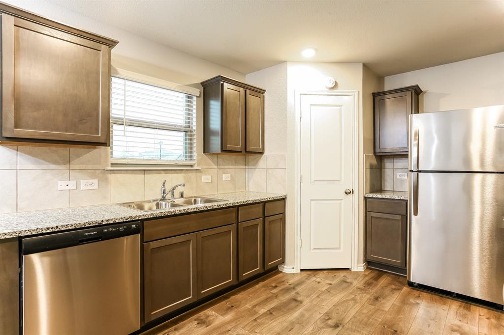 Camden Park Addition, Ph 1 - Residential Lease