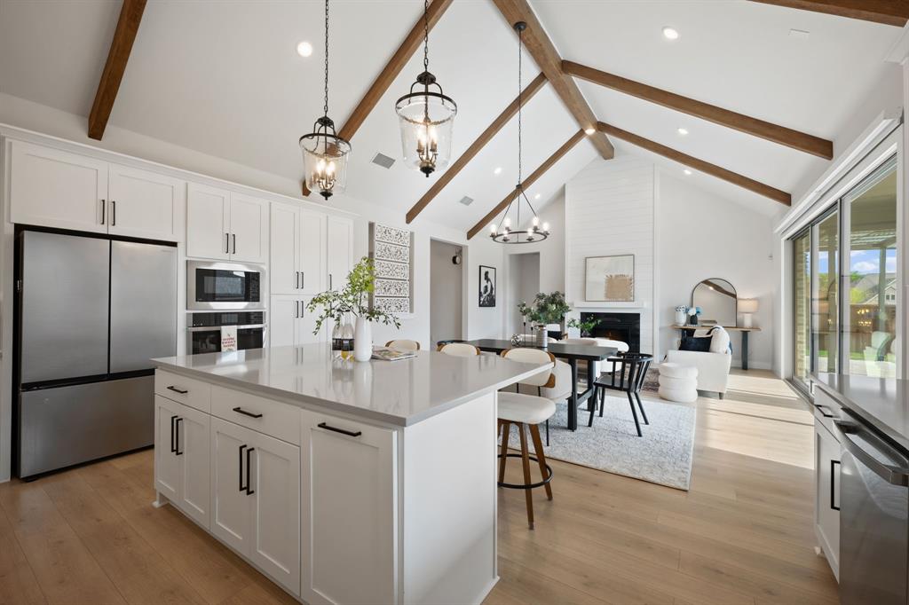 Lincoln Pointe - Residential