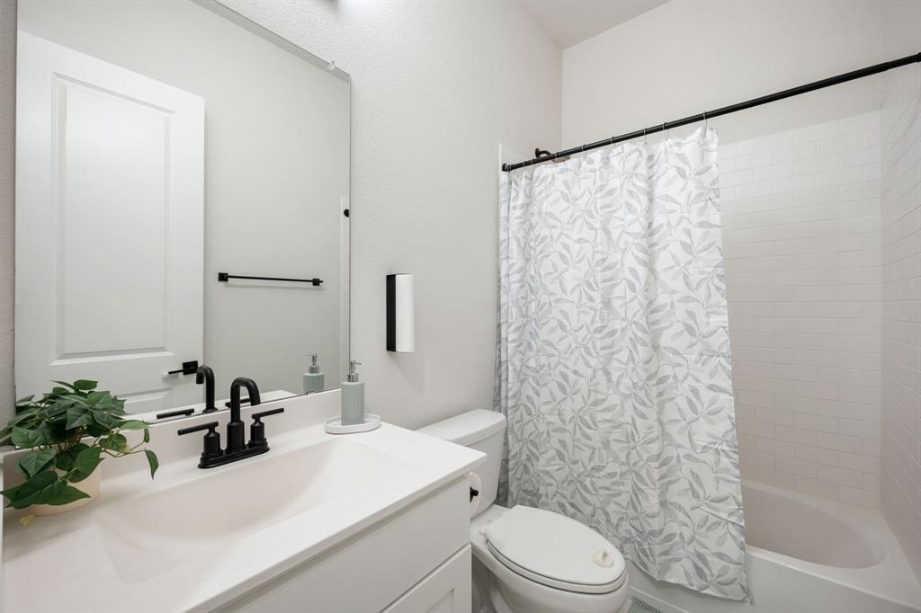 Lincoln Pointe - Residential