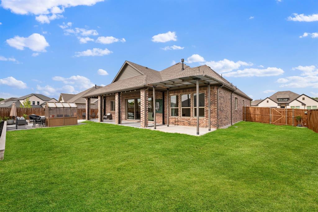 Lincoln Pointe - Residential